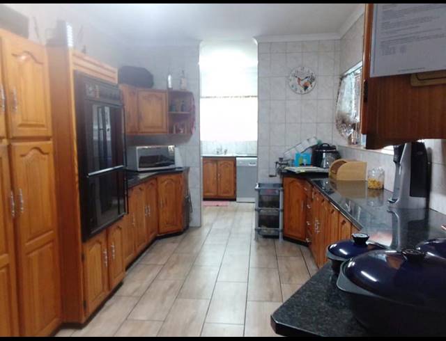 4 BEDROOM HOUSE FOR SALE IN VANDERBIJLPARK SW 2